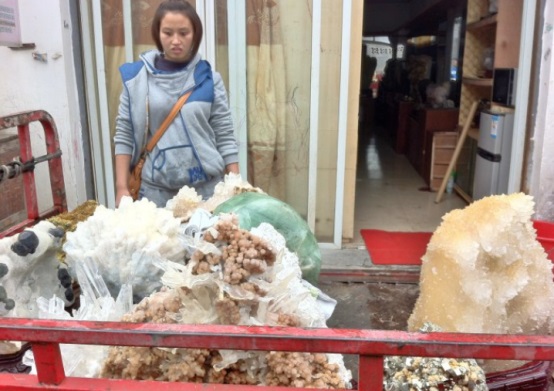 長(zhǎng)沙市譚力礦產(chǎn)品有限公司,長(zhǎng)沙礦產(chǎn)品銷售,工藝品銷售,鉆石飾品批發(fā)